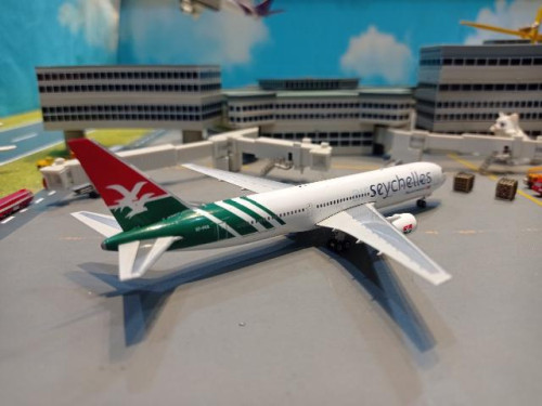 Phoenix PH1846 1:400 Air Seychelles 767-300ER S7-FCS [Width 12 Length 13 Height 3.5 cms] 3