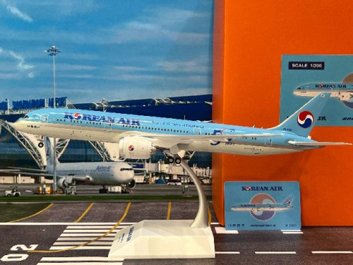 JC Wings 1:200 Korean Air B787-9 HL8082 