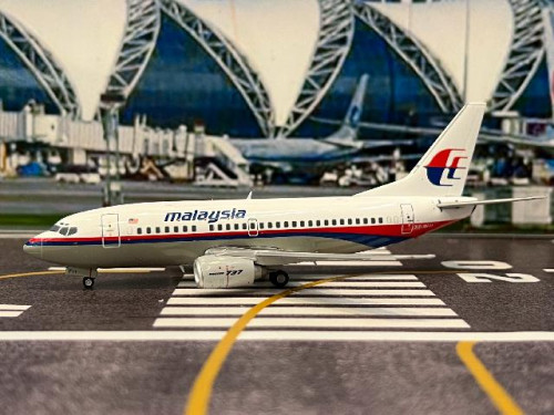 JC Wing 1:200 Malaysia Airlines B737-500 9M-MFH XX20254 [Width 14 Length 15.5 Height 4.5 cm] 1