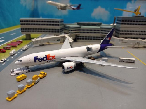 GJ2140 1:400 FedEx 777-200LRF N889FD Interactive [Width 16 Length 17 Height 5 cms]