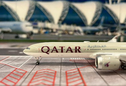 Gemini Jets 1:400 Qatar 1:400 777-9 A7-BKA GJ2278 [Width 16 Length 19.5 Height 4.5 cm] 5