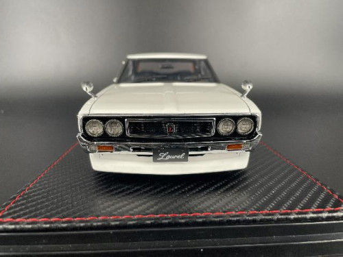 IG2403 1:18 Nissan Laurel 2000SGX (C130)White With Engine [Width 10 Length 25 Height 7 cms] 5