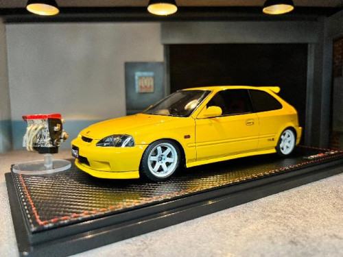 Ignition: G2675 1:18 Honda Civic (EK9) Type R Yellow With Engine [Width 9 Length 23 Height 7 cms]  