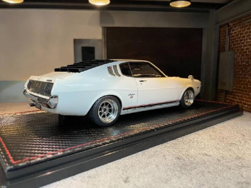 IG2605 1:18 Toyota Celica 1600GT LB(TA27)Whi With Enginr [Width 10 Length 25 Height 7 cms] 3