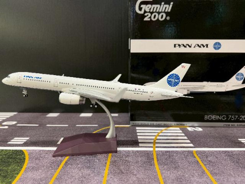 Gemini Jets 1:200 Pan Am 757-200W TF-FIC G21474 [Width 19 Length 24 Height 6 cm]