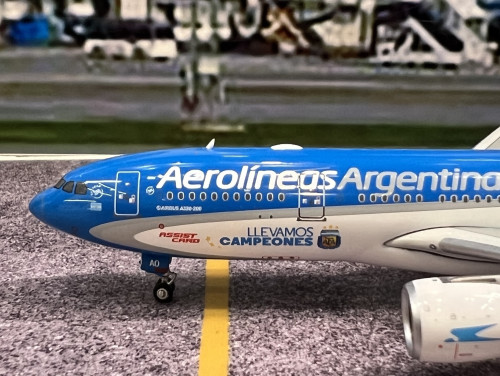 Phoenix 1:400 Aerolineas Argentinas A330-200 LV-KAO “Llevamos Campeones” P4600 1