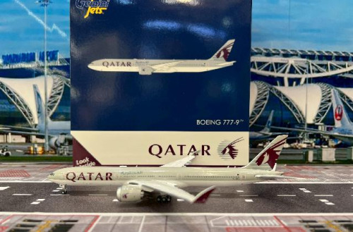 Gemini Jets 1:400 Qatar 1:400 777-9 A7-BKA GJ2278 [Width 16 Length 19.5 Height 4.5 cm]