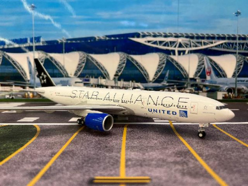 Gemini Jets 1:200 United 777-200ER N77022 Star Alliance G21380 [Width 33 Length 32 Height 8 cms] 2
