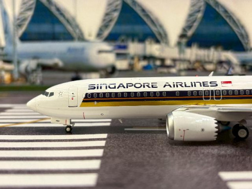 JFox 1:200 Singapore 737-8 Max 9V-MBP JF7378M012L [Width 18 Length 18.5 Height 6 cms] 3