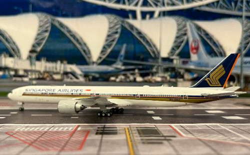 JC Wings 1:400 Singapore 777-300ER 9V-SWZ EW477W010 [Width 16 Length 18 Height 5 cm] 3
