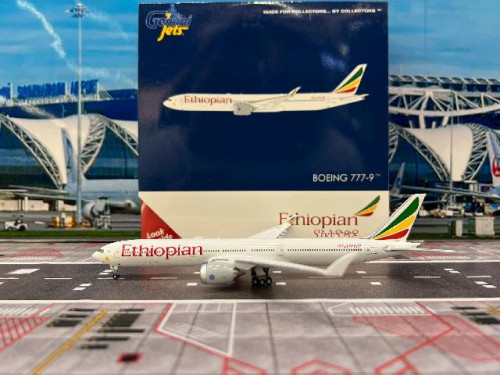 Gemini Jets 1:400 Ethiopian 777-9 ET-BBX GJ2280 [Width 16.5 Length 19.5 Height 4.5 cm]