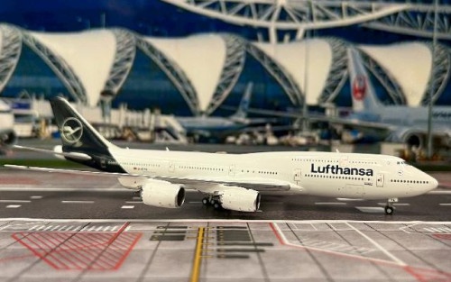 Gemini Jets 1:400 Lufthansa 747-8 D-ABYA GJ2209 [Width 18 Length 18.5 Height 4.5 cm] 2