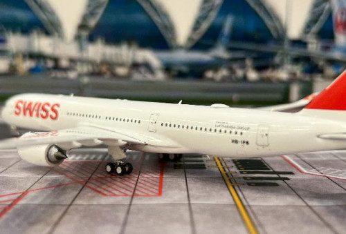 Phoenix 1:400 Swiss A350-900 HB-IFB PH12026 [Width 16 Length 16.5 Height 4 cm] 8