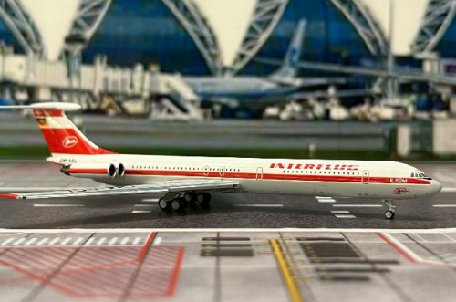 Phoenix 1:400 Interflug IL-62M DM-SEL PH12052 [Width 11 Length 13.5 Height 3 cm] 2