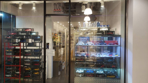 Toy Studio - 3/F Center Point Siam Square : Telephone 086-356-6868