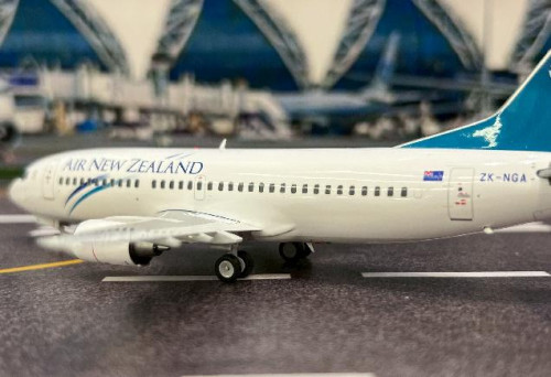 Inflight 1:200 Air New Zealand 737-33R ZK-NGA IF733NZ0624 [Width 14 Length 17 Height 5.5 cm] 8