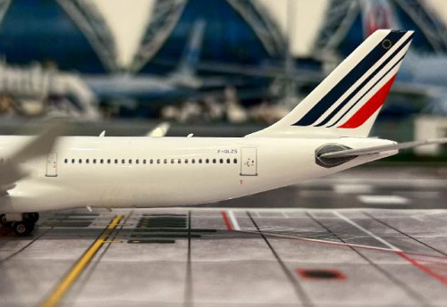 Phoenix 1:400 Air France A340-300 F-GLZS PH12063 [Width 15 Length 16 Height 4 cm] 6