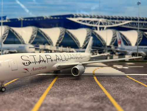 JFox 1:200 Austrian B767-3Z9ER OE-LAZ Star Alliance JF7673019L [Width 24 Length 27 Height 8 cm] 8