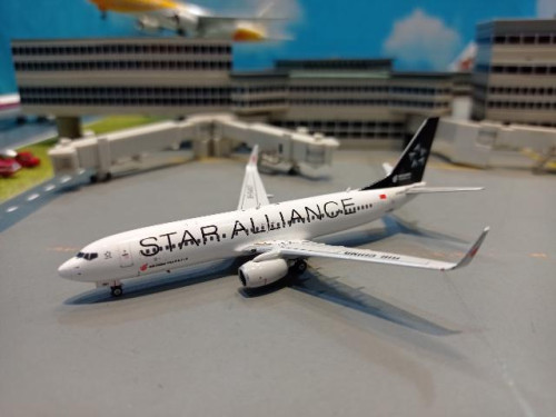 PH1791 1:400 Air China 737-800 B-5497 Star Alliance [Width 9 Length 9.5 Height 3 cms]
