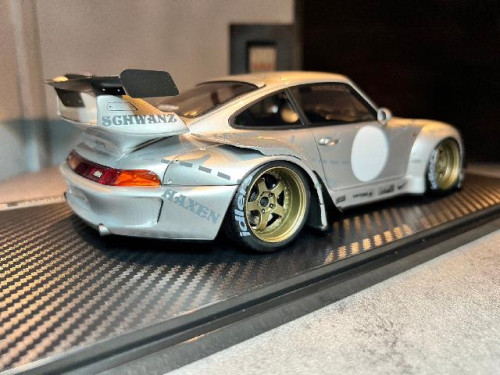Ignition:IG2682 1:18 RWB 993 Silver Pig [Width 10 Length 24 Height 7 cms] 3