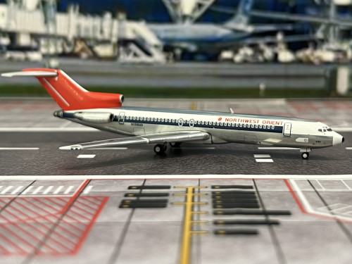 Gemini Jets 1:400 Northwest Orient B727-200 Adv. N298US [80s “thermometer” & polished] GJ2354 2