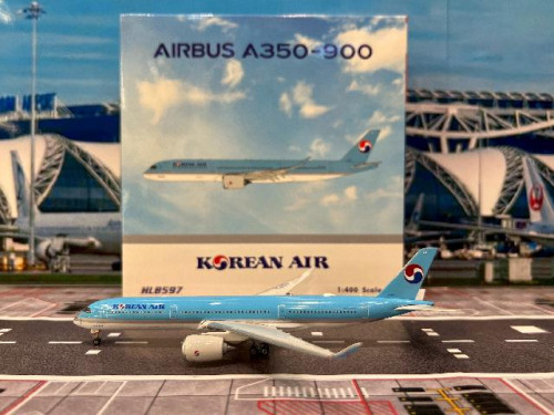 Phoenix 1:400 Korean A350-900 HL8597 P4634 [Width 16 Length 16.5 Height 4 cms]