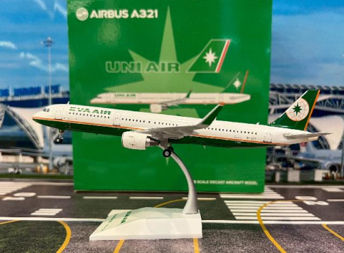 JCWings 1:200 EVA A321 B-16216 LH2095 [Width 17.5 Length 22 Height 6 cm]