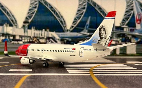 JCWings 1:200 Norwegian 737-300 LN-KHA XX20177 [Width 14 Length 17 Height 5.5 cm] 8