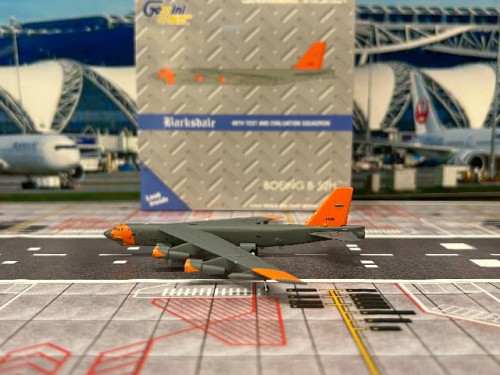 Gemini Jets 1:400 USAF B-52H 61-0028 Wolfpack GM149 [Width 14 Length 12 Height 3 cm]
