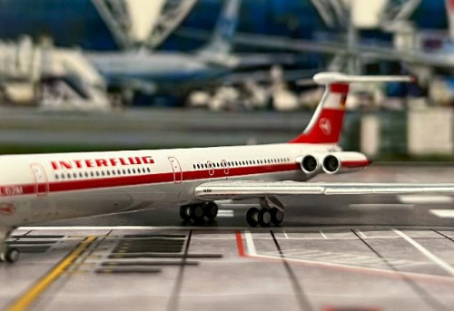 Phoenix 1:400 Interflug IL-62M DM-SEL PH12052 [Width 11 Length 13.5 Height 3 cm] 7