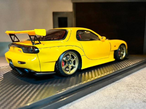Ignition: IG2228 1:18 Mazda RX-7 (FD3S) Yellow [Width 10 Length 25 Height 7 cms] 3