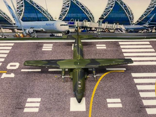 Herpa Wings 1:200 Luftwaffe C-160-WTD 61 HW572293 