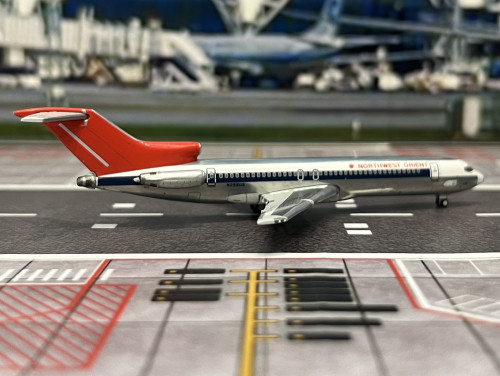 Gemini Jets 1:400 Northwest Orient B727-200 Adv. N298US [80s “thermometer” & polished] GJ2354 4