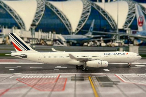 Phoenix 1:400 Air France A340-300 F-GLZS PH12063 [Width 15 Length 16 Height 4 cm] 4