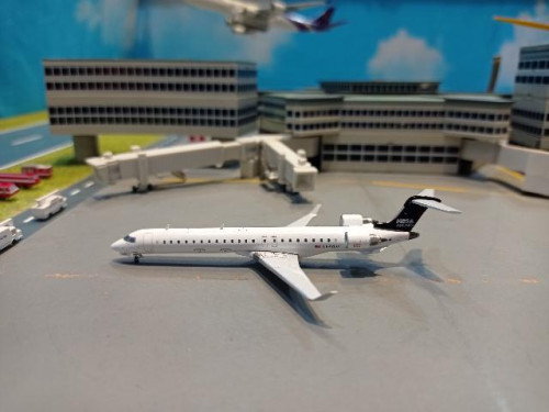 GJ2031 1:400 Mesa CRJ900ER N942LR [Width 6 Length 9 Height 2 cms] 2