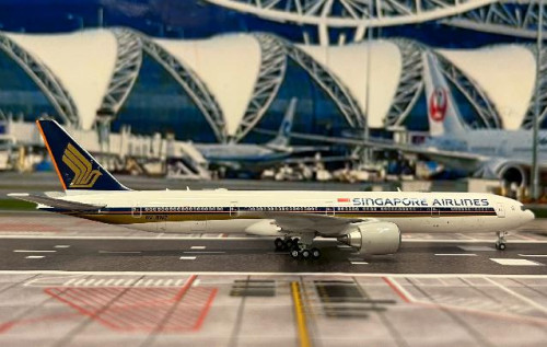 JC Wings 1:400 Singapore 777-300ER 9V-SWZ EW477W010 [Width 16 Length 18 Height 5 cm] 4