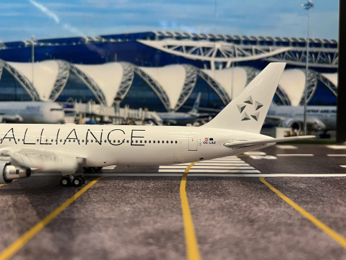 JFox 1:200 Austrian B767-3Z9ER OE-LAZ Star Alliance JF7673019L [Width 24 Length 27 Height 8 cm] 6