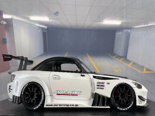IG2010 1:18 J's Racing S2000 (AP1) Pearl White [Width 10 Length 25 Height 7 cms] 2