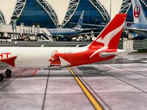 Phoenix 1:400 Qantas Freight A321 VH-XF4 PH1972 4