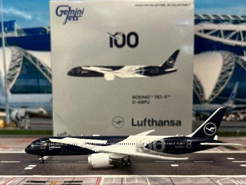 Gemini Jets 1:400 Lufthansa 787-9 D-ABPU 100 Yrs GJ2399 [Width 15 Length 15.5 Height 4.5 cm]  