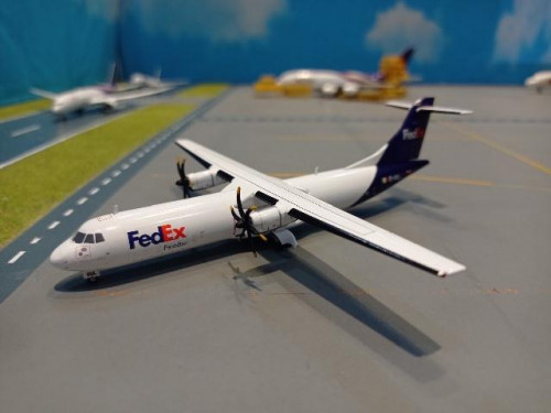 G2975 1:200 FedEx Feeder ATR-72-600F EI-GUL [Width 13.5 Length 14 Height 3.5 cms.]
