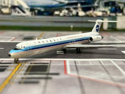 Phoenix 1:400 China Northern MD-82 B-2136 PH12008 [Width 8 Length 11 Height 2 cm] 5