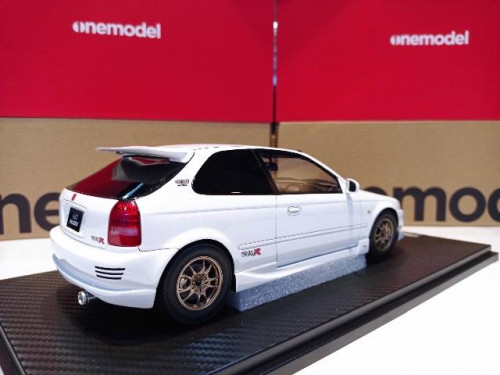 One Model: 16B08-02 1:18 Civic EG6 Spoon Sil [Width 10 Length 24 Height 7 cms] 2