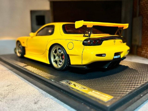 Ignition: IG2228 1:18 Mazda RX-7 (FD3S) Yellow [Width 10 Length 25 Height 7 cms] 2