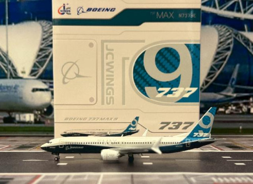 JC Wings 1:400 Boeing 737 MAX 9 N7379E LH4291 [Width 9 Length 10.5 Height 3 cm]