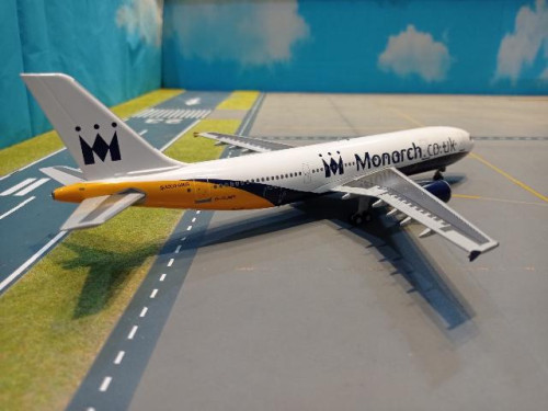 JCWings LH2319 1:200 Monarch A300-600R G-OJMR [Width 22.5 Length 27 Height 8 cms] 3