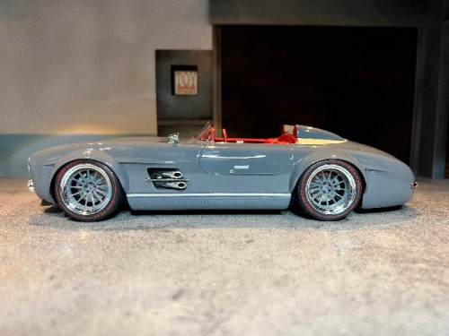 GT-Spirit: GT383 1:18 MB Speedster Custom Slang 500 [Width 10 Length 25 Height 6 cms] 4