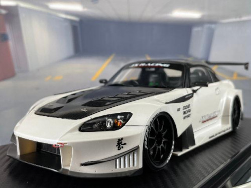 Ignition Model: IG2010 1:18 J's Racing S2000 (AP1) Pearl White [Width 10 Length 25 Height 7 cms]