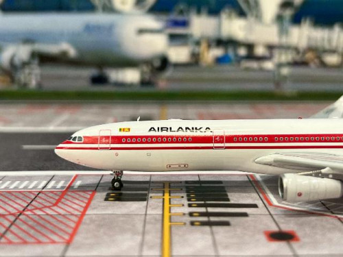 Aviation 1:400 Air Lanka A340-311 4R-ADA AV4321 [Width 15 Length 16 Height 4 cm] 5