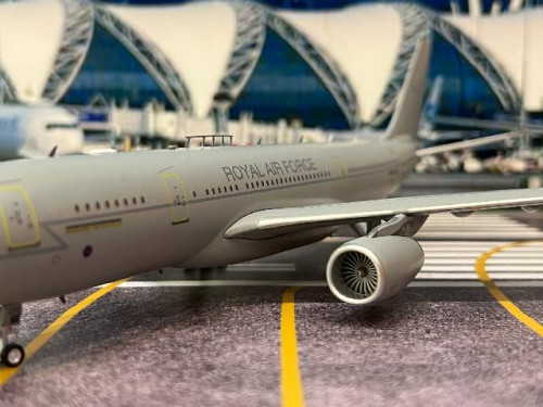 Inflight 1:200 UK Air Force A330 Voyager KC3 ZZ335 IFMRTTRAF335 [Width 30 Length 31 Height 8.5 cm] 7